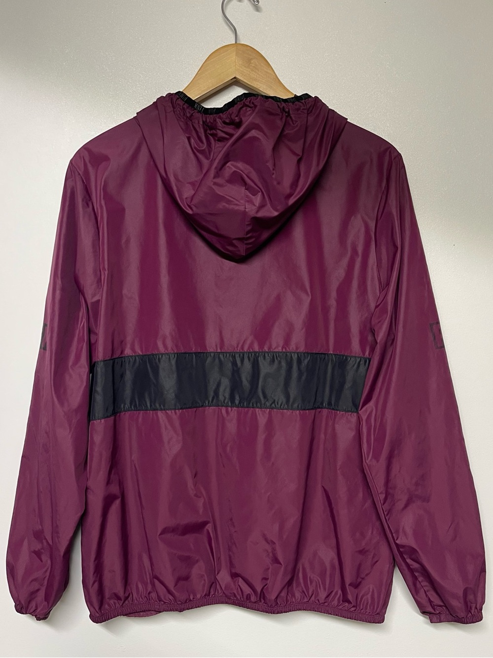 PINK Victoria's Secret 2014 Maroon and Black Utility Anorak Women’s XS Small - Picture 2 of 7